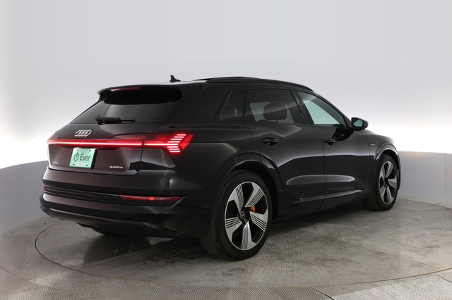 2022 Audi e-tron