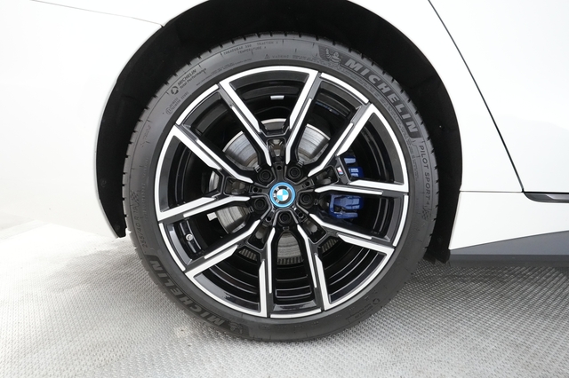 2024 BMW i4