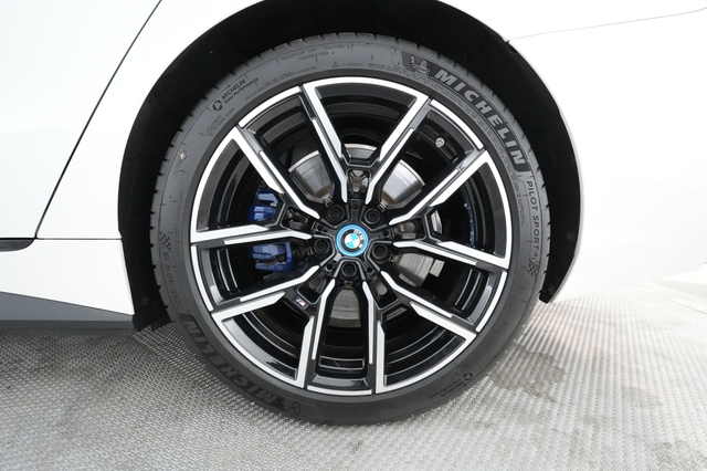 2024 BMW i4