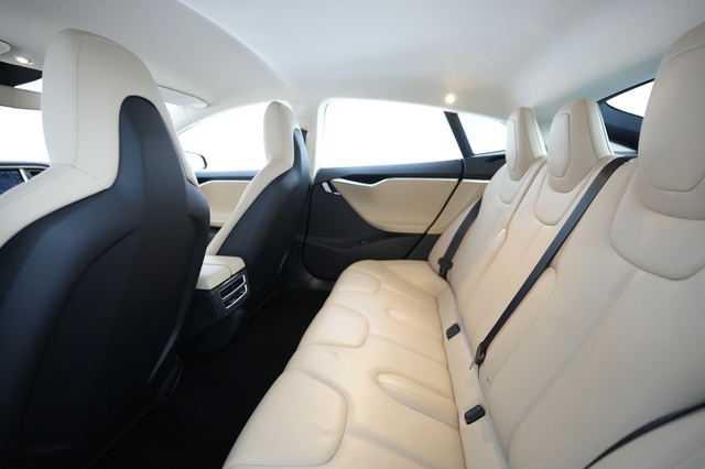 2015 Tesla Model S