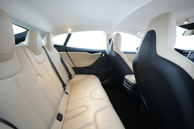2015 Tesla Model S