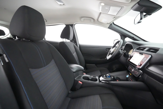 2023 Nissan LEAF