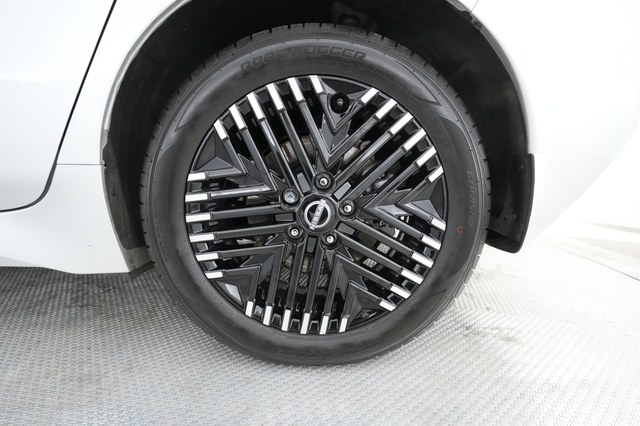 2023 Nissan LEAF
