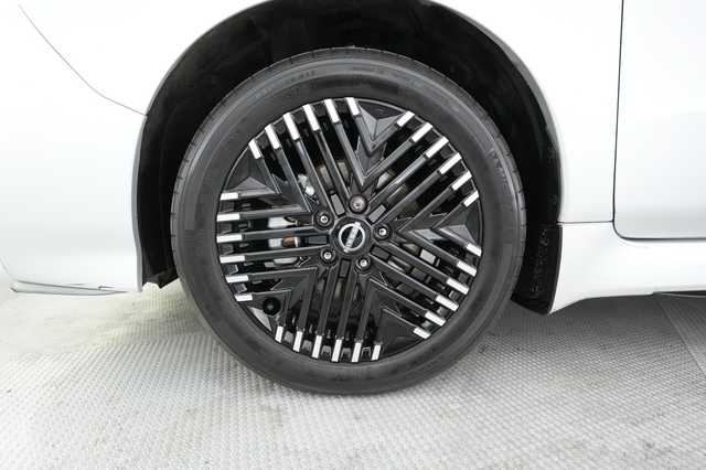 2023 Nissan LEAF