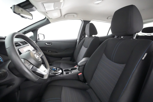 2023 Nissan LEAF