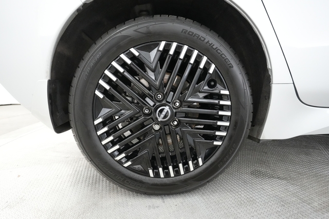 2023 Nissan LEAF