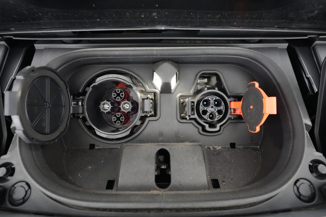 2023 Nissan LEAF