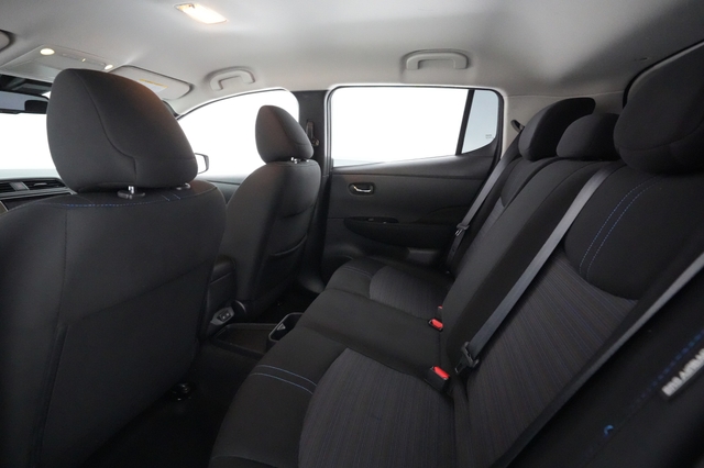 2023 Nissan LEAF