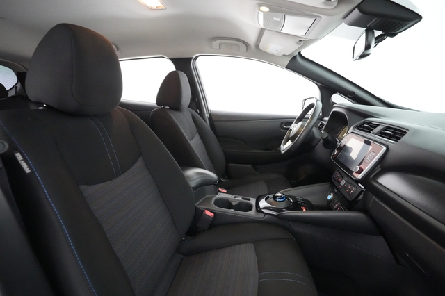 2023 Nissan LEAF