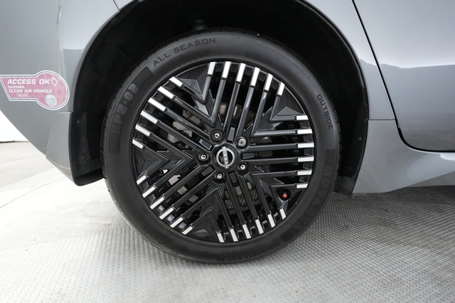 2023 Nissan LEAF