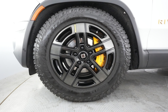 2023 Rivian R1S