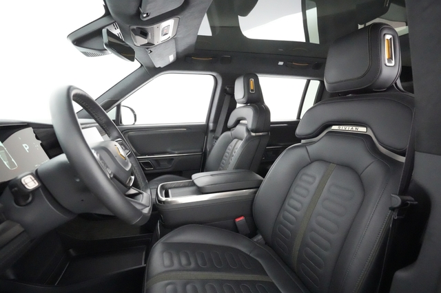 2023 Rivian R1S