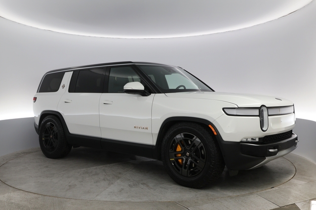 2023 Rivian R1S