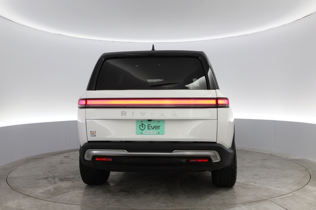 2023 Rivian R1S
