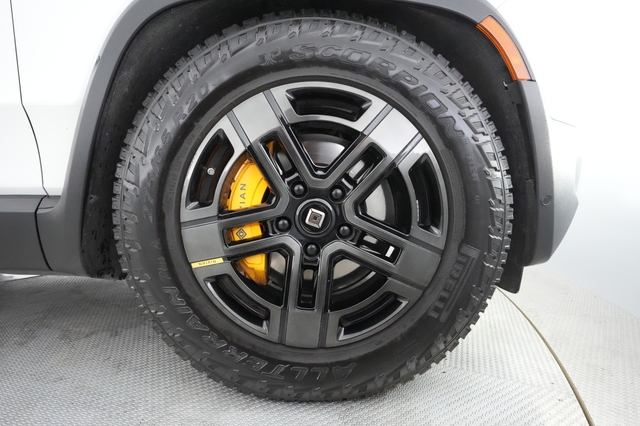 2023 Rivian R1S