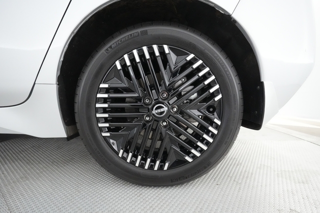 2024 Nissan LEAF