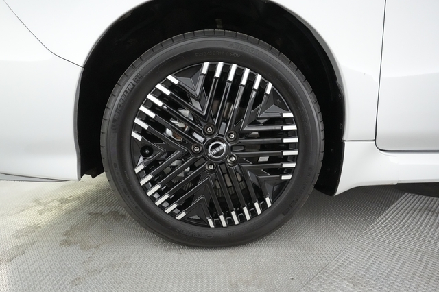 2024 Nissan LEAF
