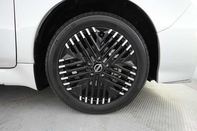 2024 Nissan LEAF